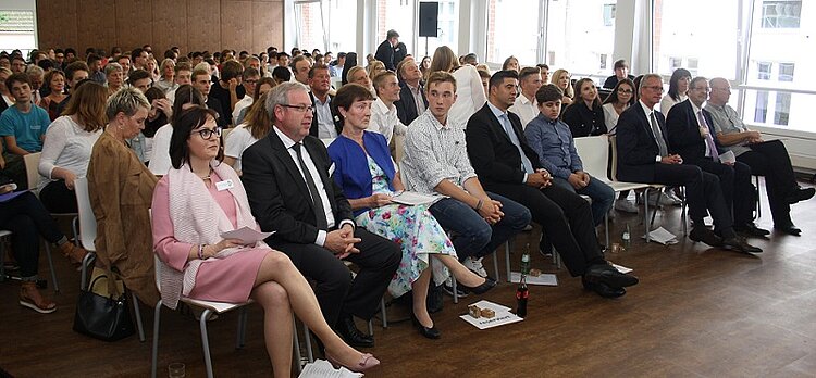 Jubiläum: IKZ-online berichtet über das Aufbaugymnasium Iserlohn